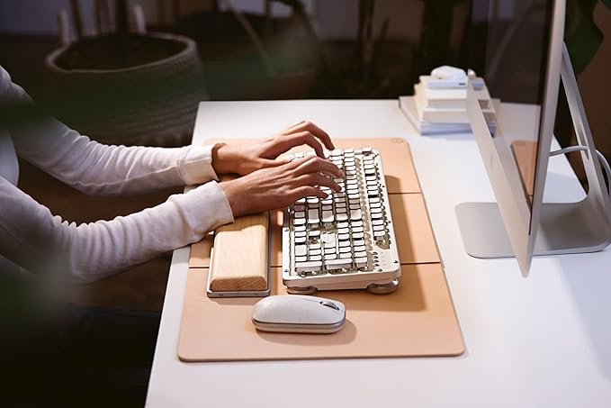 Azio RC Prestige Mechanical Keyboard, Hot-Swappable Switches - Image 3